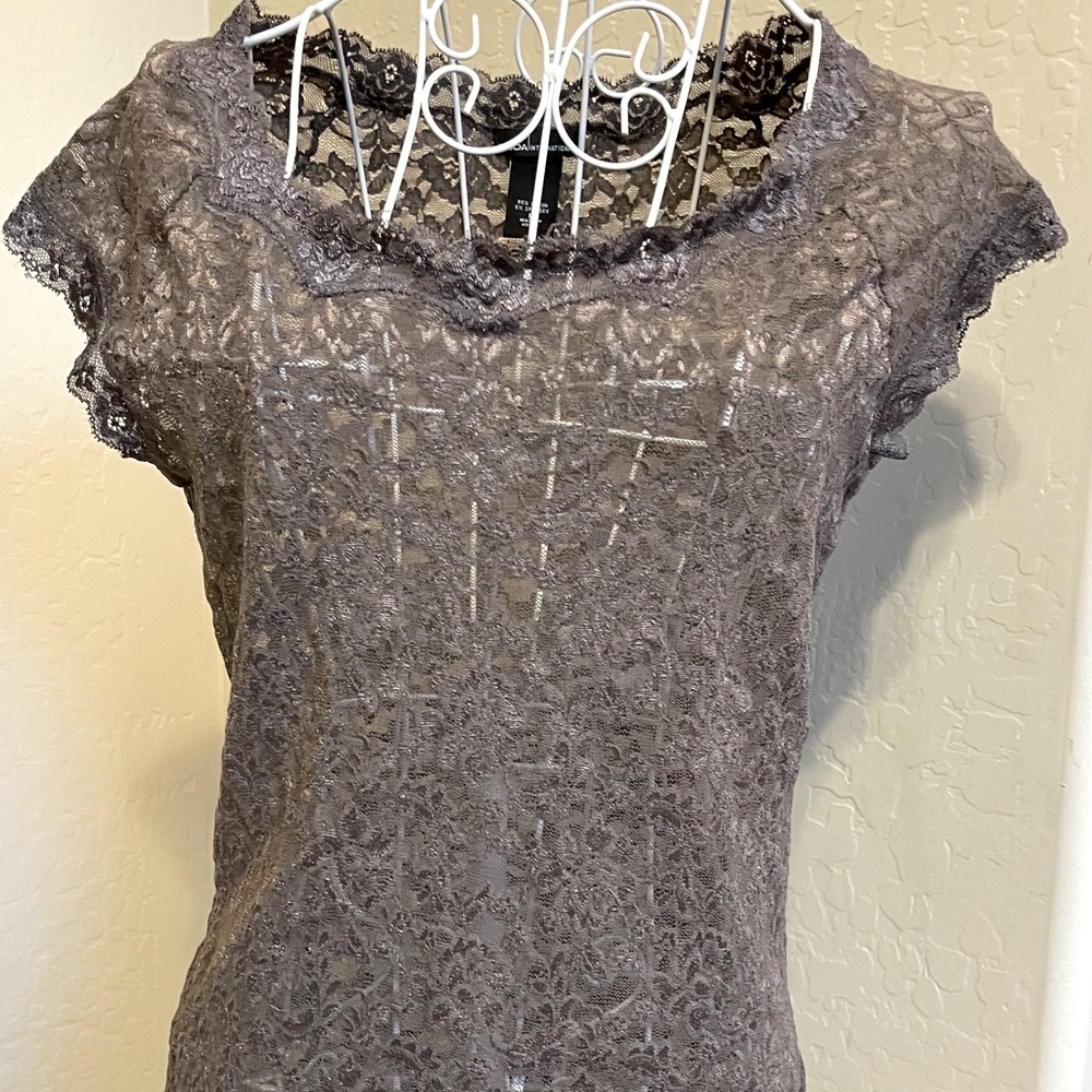 Moda Lace Top like new